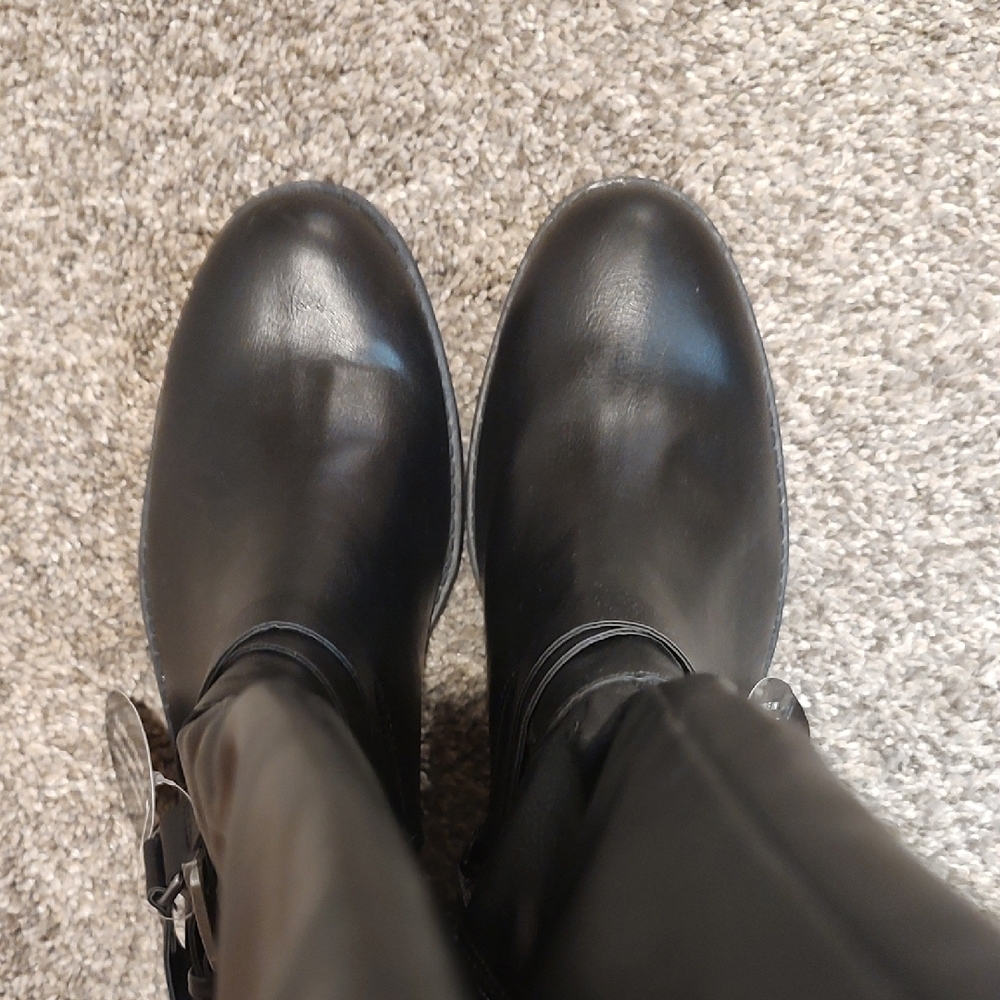 Black Women's Knee-High Boots - Picture 6 of 6